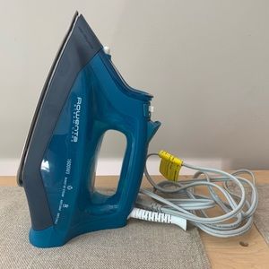 *SOLD* Brand new never used iron $20